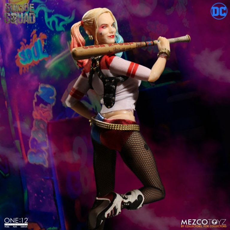 mezco harley quinn review