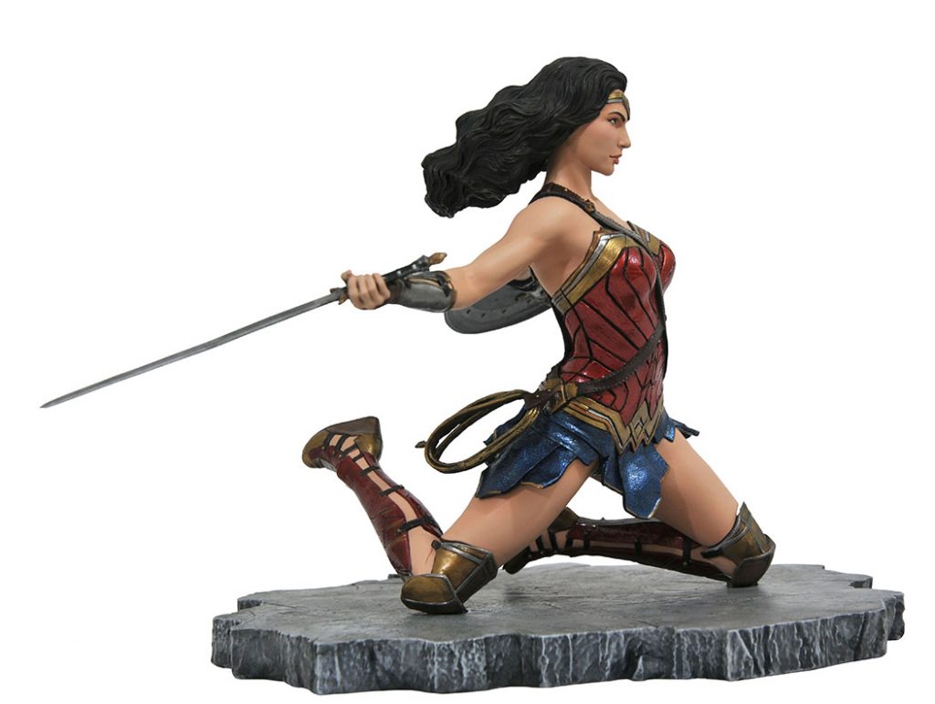 diamond select toys wonder woman