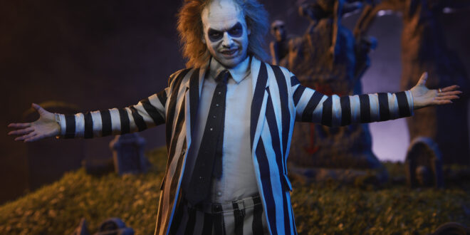 Unbox Sideshow’s Beetlejuice, as the collector figure preps to haunt collectors